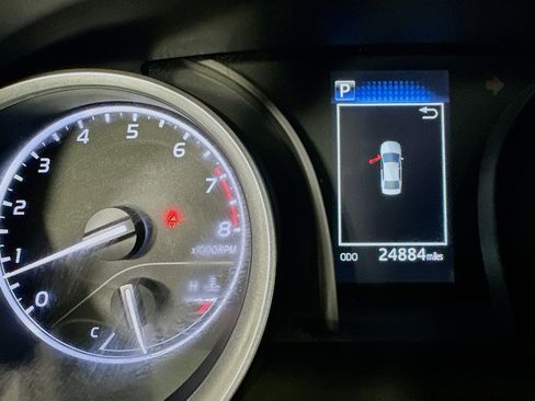 Used 2023 Toyota Camry LE image 19