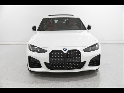 Certified 2025 BMW 430i xDrive w/ M Sport Package AWD/4WD image 2