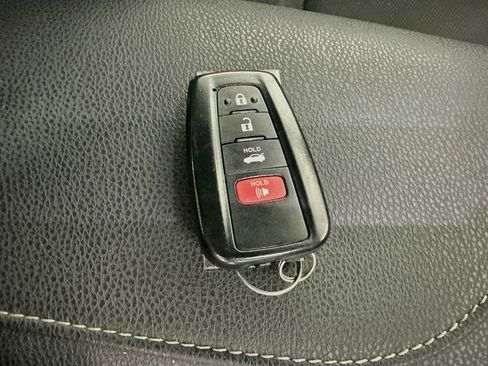 Used 2019 Toyota Camry XSE FWD image 40