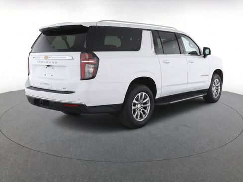 Used 2024 Chevrolet Suburban LT AWD/4WD image 7