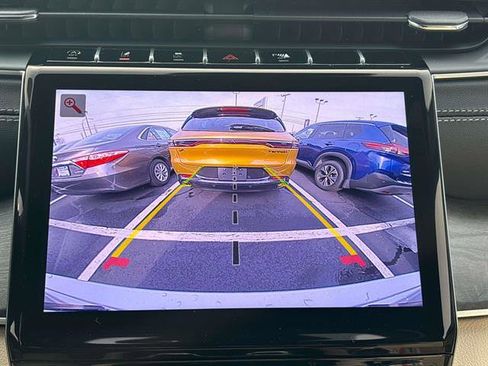 New 2025 Jeep Grand Cherokee Limited image 10