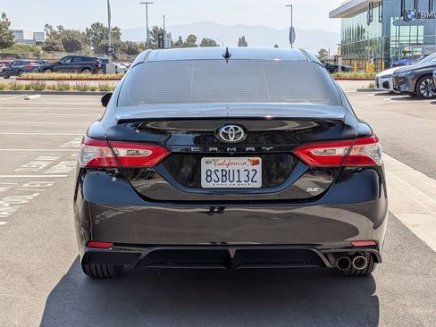 Used 2020 Toyota Camry SE FWD image 7