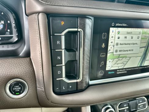 Used 2024 GMC Yukon Denali w/ Advanced Technology Package AWD/4WD image 26