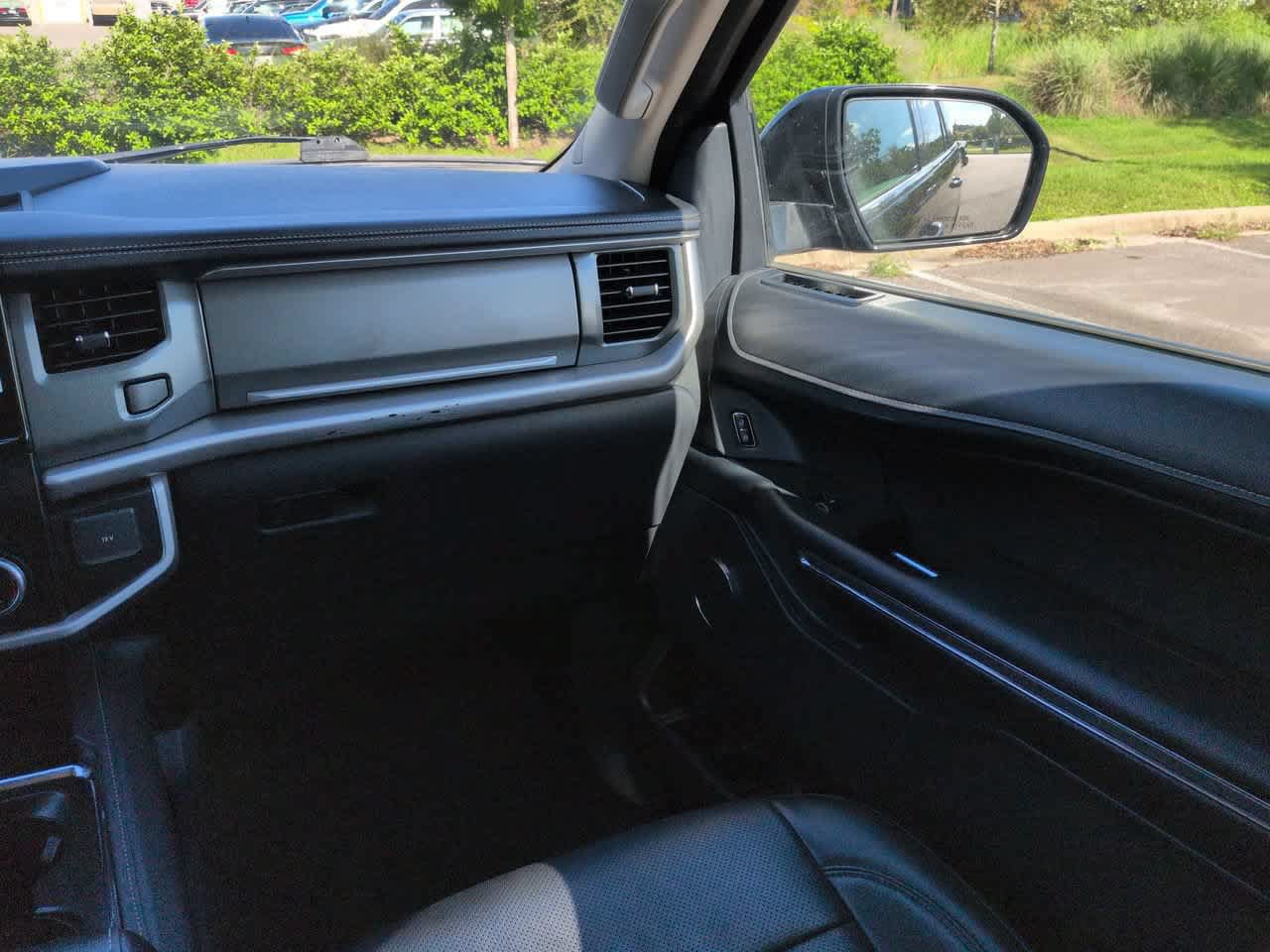 Used 2024 Ford Expedition XLT RWD image 17