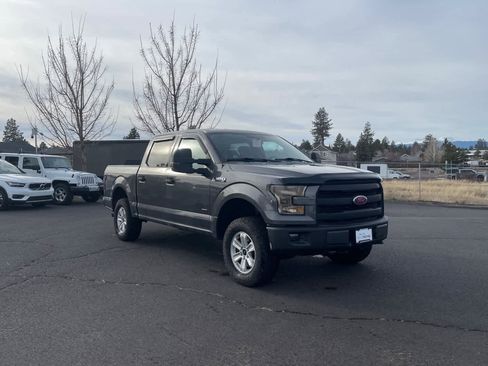 Used 2015 Ford F150 XLT image 9