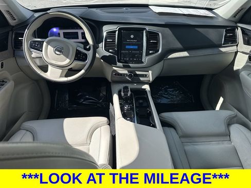 Used 2025 Volvo XC90 B6 Ultra w/ Protection Package Premier AWD/4WD image 15