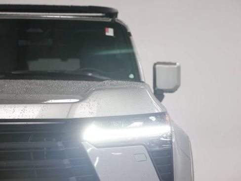 Used 2024 Lexus GX 550 w/ Cold Area Package AWD/4WD image 3