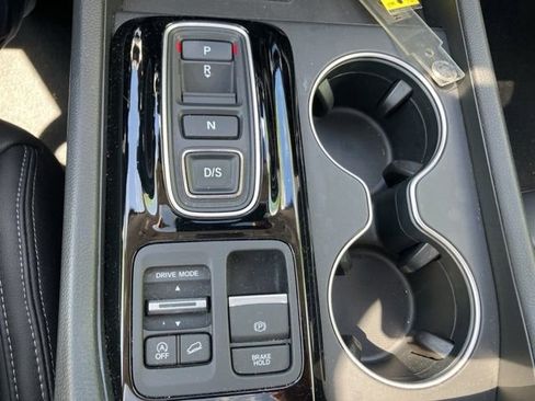 Used 2024 Honda Pilot Touring image 19