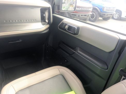 Used 2024 Ford Bronco Wildtrak image 18