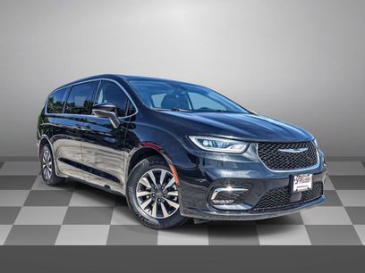 Used 2023 Chrysler Pacifica Touring-L
