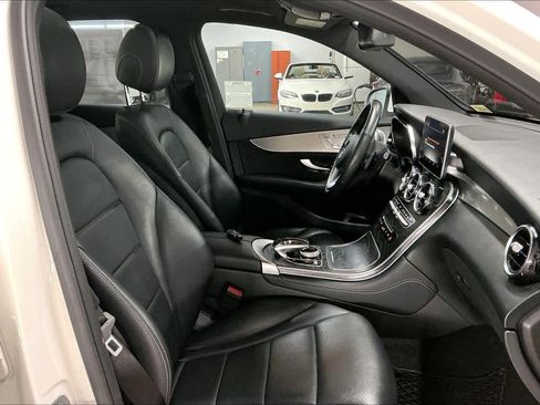 Used 2019 Mercedes-Benz GLC 300 4MATIC image 10