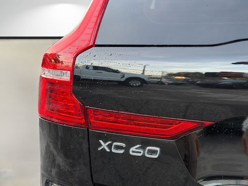 Used 2023 Volvo XC60 B5 Ultimate AWD/4WD image 10
