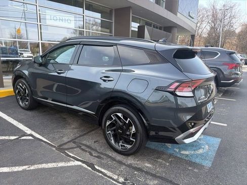 Used 2023 Kia Sportage SX image 2