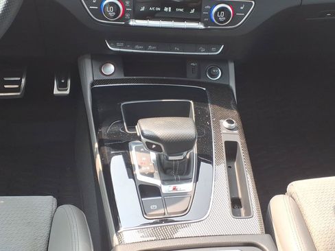 Used 2022 Audi SQ5 Premium Plus w/ Premium Plus Package AWD/4WD image 18