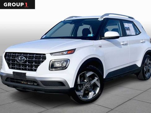 Used 2022 Hyundai Venue SEL image 1