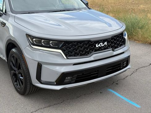 Used 2022 Kia Sorento SX AWD/4WD image 3