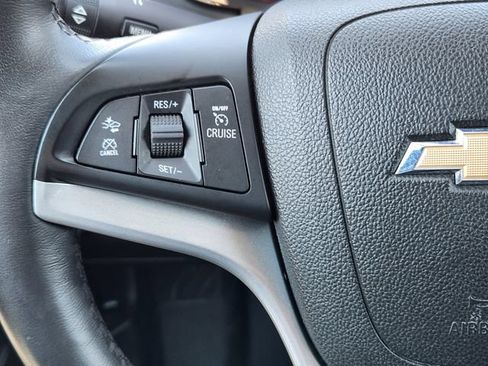 Used 2017 Chevrolet Trax Premier w/ Driver Confidence II Package FWD image 33