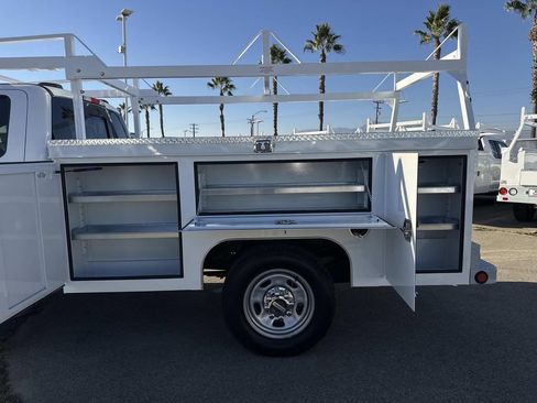 New 2026 Ford F350 XL w/ XL Chrome Package image 19