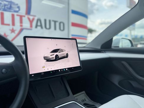 Used 2023 Tesla Model 3 Standard Range image 47