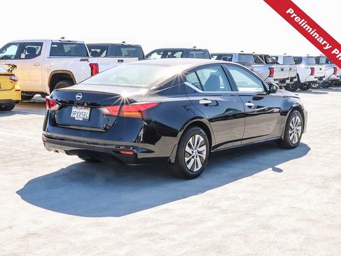 Used 2024 Nissan Altima 2.5 S FWD image 6