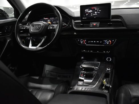 Used 2020 Audi Q5 e Premium Plus w/ Premium Plus Package image 17