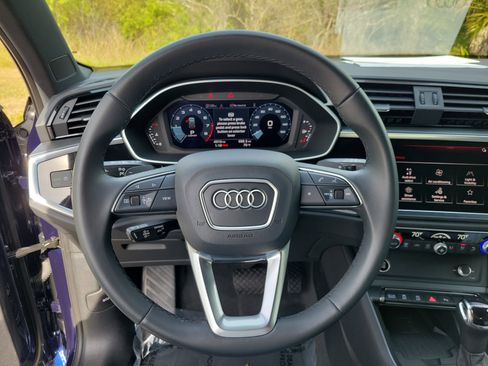 Used 2025 Audi Q3 2.0T Premium w/ Convenience Package image 27