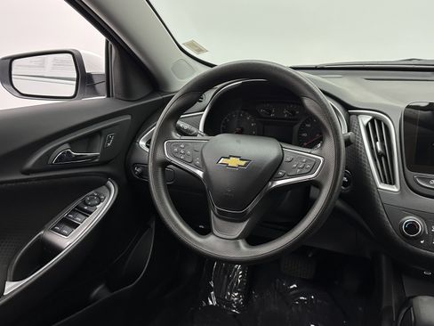 Used 2025 Chevrolet Malibu LT image 19