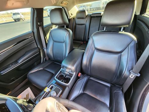 Used 2023 Chrysler 300 Touring L image 10