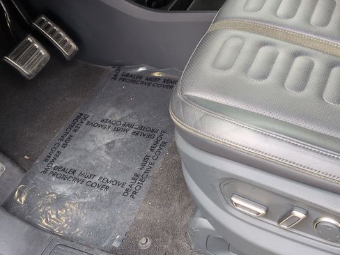 Used 2023 Rivian R1T Launch Edition image 17