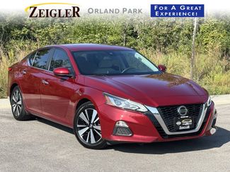 Used 2022 Nissan Altima 2.5 SV image 1