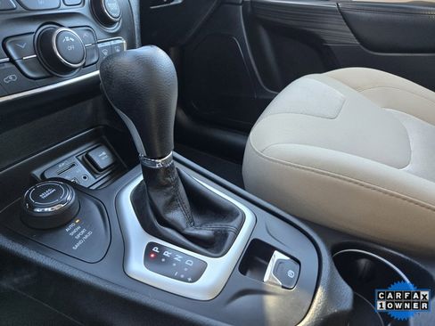 Used 2016 Jeep Cherokee Sport w/ Safety Group image 6