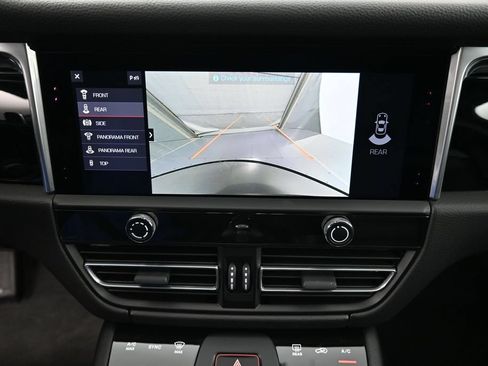 Certified 2026 Porsche Macan AWD/4WD image 20