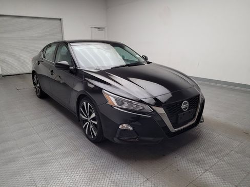 Used 2020 Nissan Altima 2.5 SR w/ Premium Package image 13