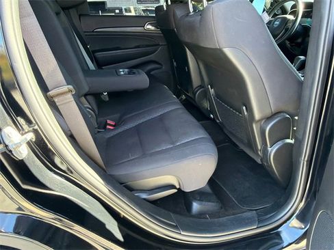 Used 2019 Jeep Grand Cherokee Laredo image 15