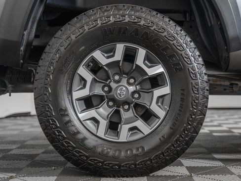 Used 2019 Toyota Tacoma TRD Off-Road image 20