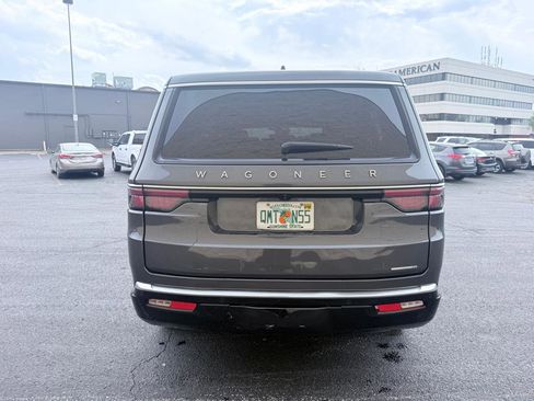 Used 2024 Jeep Wagoneer Series II w/ Flexible Seating Group image 4