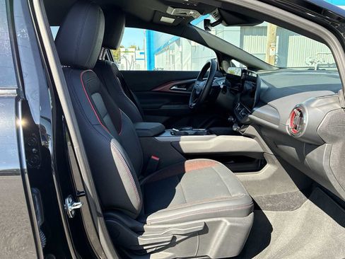 Certified 2024 Chevrolet Equinox EV RS image 27