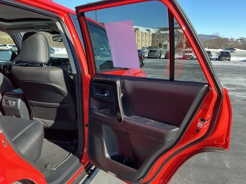 Used 2024 Toyota 4Runner TRD Off-Road Premium image 29