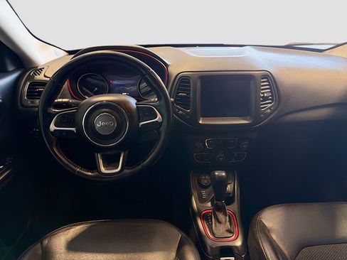 Used 2020 Jeep Compass Trailhawk AWD/4WD image 19