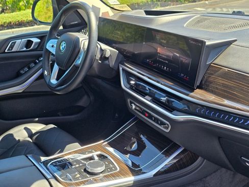 Used 2024 BMW X7 xDrive40i image 46