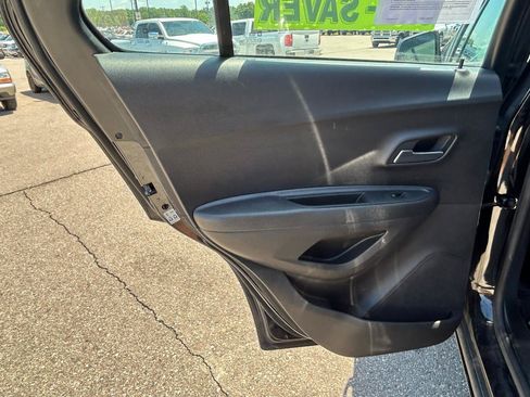 Used 2020 Chevrolet Trax LS AWD/4WD image 13