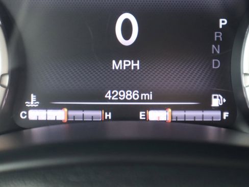 Used 2021 Jeep Renegade Latitude FWD image 18