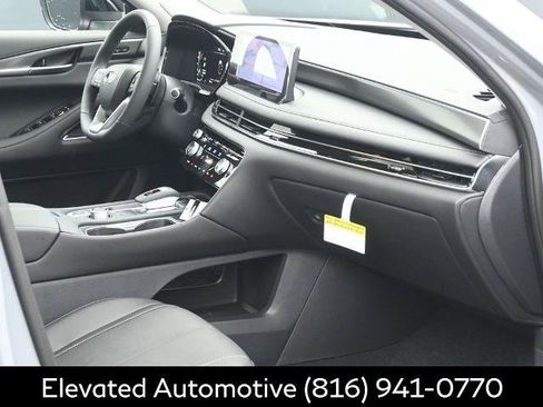 Certified 2026 INFINITI QX60 Luxe w/ Cargo Package AWD/4WD image 6