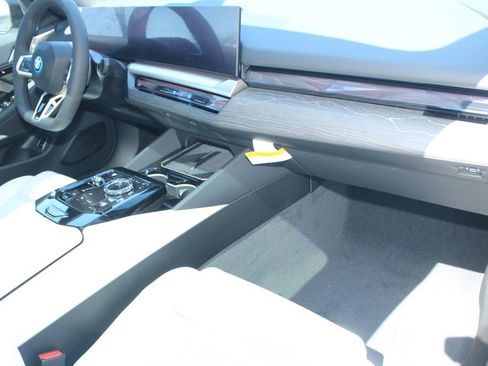 New 2026 BMW 550e xDrive w/ Executive Package AWD/4WD image 25