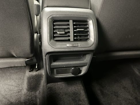 Used 2024 Volkswagen Tiguan S image 10