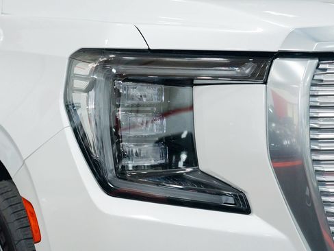 Used 2024 GMC Yukon Denali AWD/4WD image 13