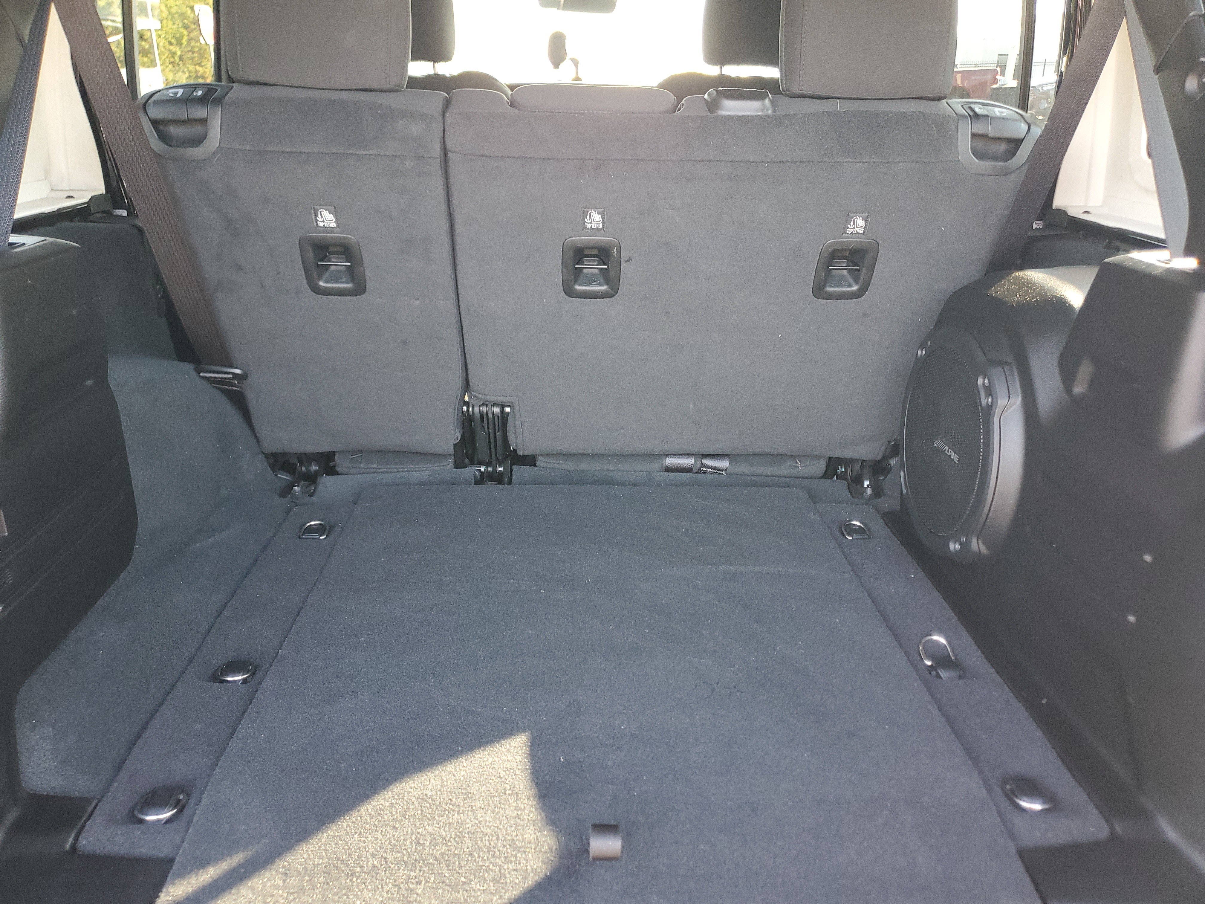 Used 2022 Jeep Wrangler Unlimited Sport w/ Sun And Sound Package AWD/4WD image 8