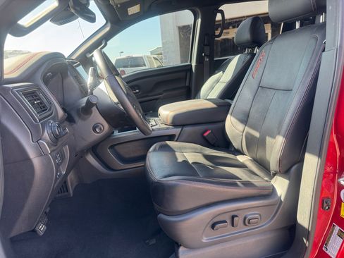 Used 2024 Nissan Titan PRO-4X w/ Pro-4x Convenience Package AWD/4WD image 14