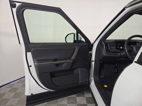 Used 2025 Rivian R1S Adventure AWD/4WD image 16