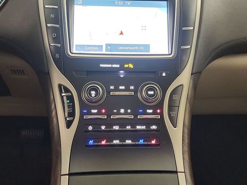 Used 2019 Lincoln Nautilus Reserve w/ Cargo Utility Package AWD/4WD image 16